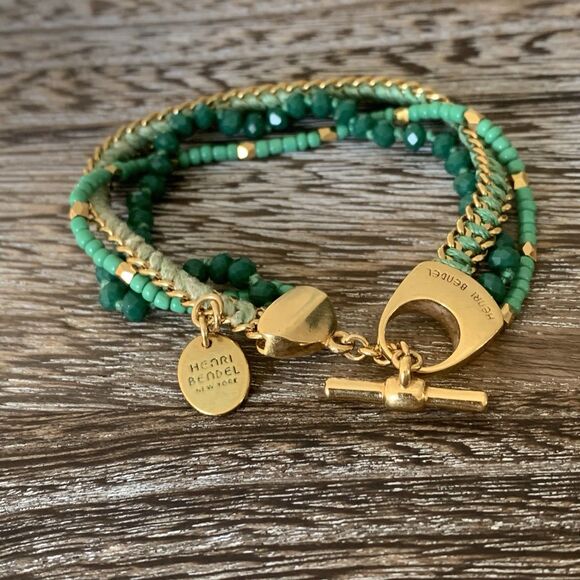 Henri Bendel Multi-strand Bracelet Gold Toggle Faceted Green Beads Signed Charm - Picture 1 of 13